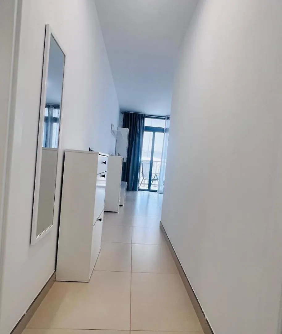 אדחה Vistas Korner City Centr