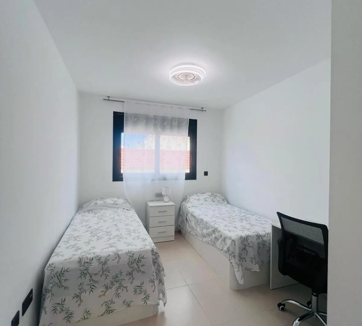 אדחה Vistas Korner City Centr דירה