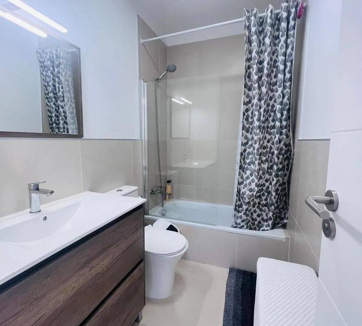 אדחה Vistas Korner City Centr ספרד